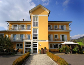Отель Hotel St. Hubertushof  Бад-Глайхенберг